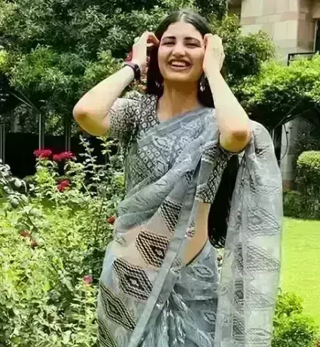 UPSC के लिए छोड़ी मॉडलिंग, पहले ही प्रयास में बनी IAS