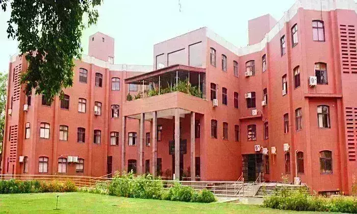 ग्वालियर नगर निगम मुख्यालय में महापौर ले रही थी बैठक, तभी लग गई आग, मचा हड़कंप