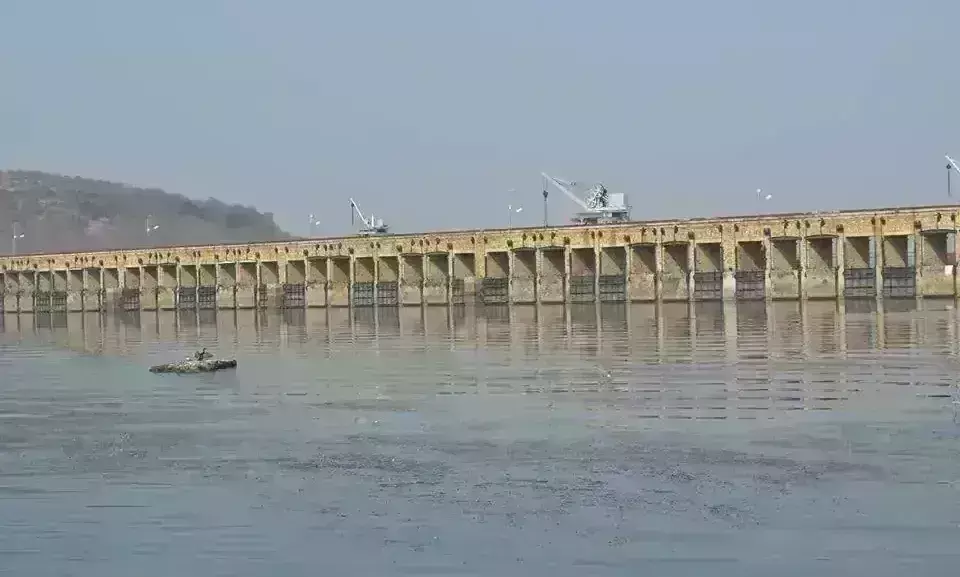 अंचल के सौ साल पुराने बांधों की निगरानी पर एक साल में खर्च होते हैं 70 लाख