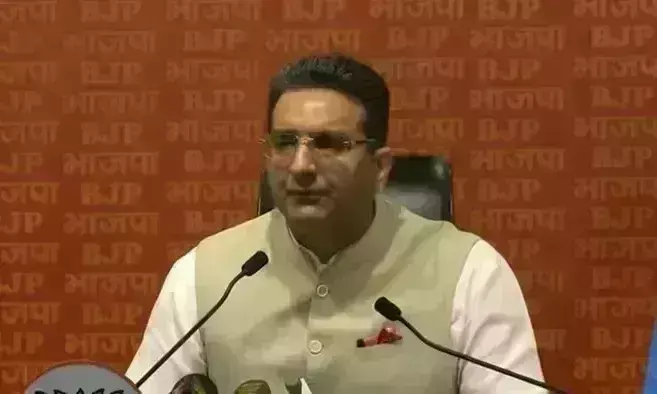 भाजपा ने आप पर किया पलटवार, कहा- केजरीवाल जिस नेता को ईमानदारी का सर्टिफिकेट देते हैं, वो जेल जरूर जाता है