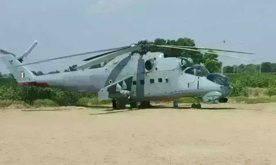 वायुसेना का हेलीकॉप्टर की हुई इमरजेंसी लैंडिंग, पांच सैनिकों समेत आठ लोग थे सवार