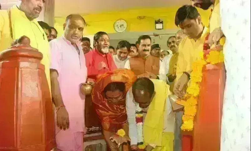 मुख्यमंत्री शिवराज पहुंचे दतिया, माँ पीताम्बरा पीठ के किए दर्शन मुख्यमंत्री शिवराज पहुंचे दतिया, माँ पीताम्बरा पीठ के किए दर्शन