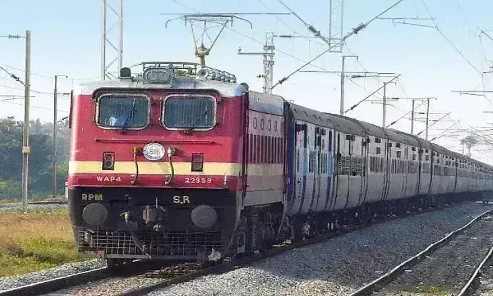 रेलवे ने शुरू की नई व्यवस्था, बोर्डिंग जहां से, वहीं से ट्रेन में होना होगा सवार