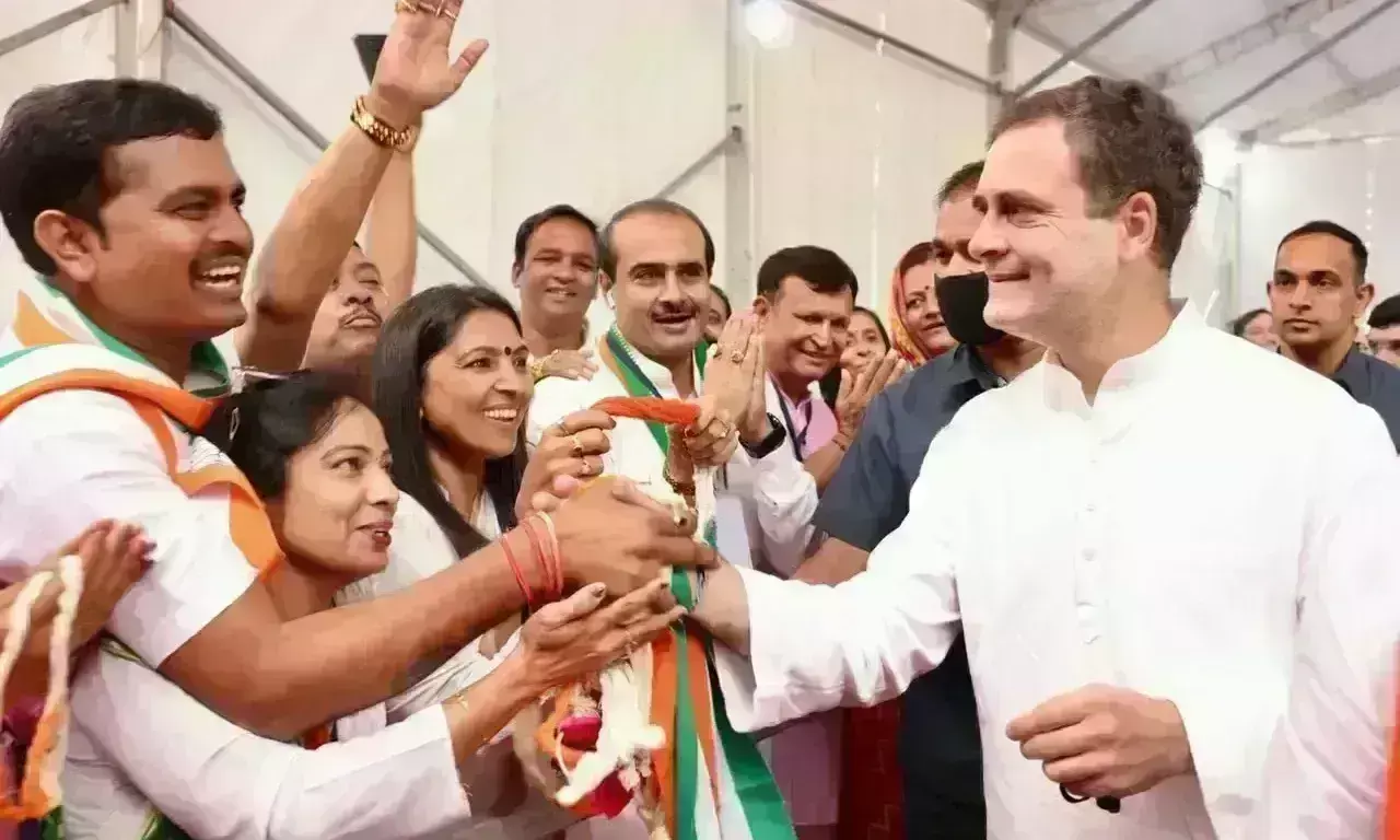 केजरीवाल की राह पर निकले राहुल गांधी, गुजरात में सरकार बनने पर ये...चीजें मुफ्त देने का किया ऐलान