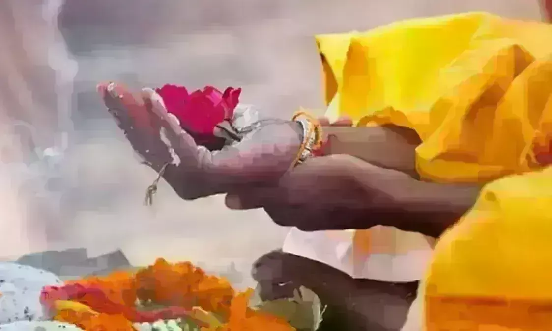 बारह वर्षों बाद इस बार श्राद्ध पक्ष सोलह दिनों का, जानिए कैसे करें पितरों का तर्पण