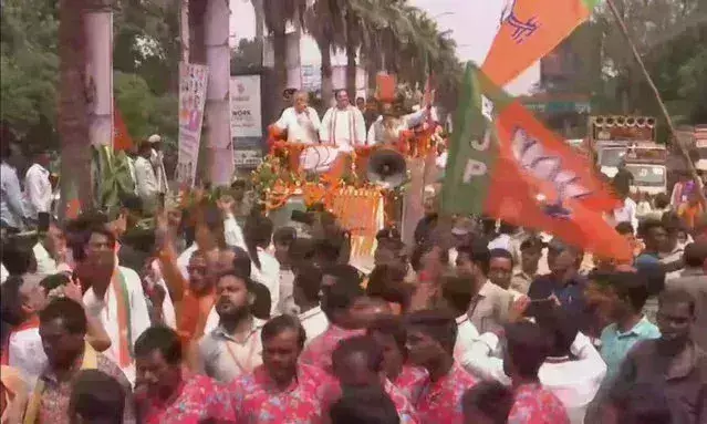 भाजपा ने छत्तीसगढ़ में दिखाई ताकत, नड्डा के रोड शो में उमड़ा कार्यकर्ताओं का हुजूम