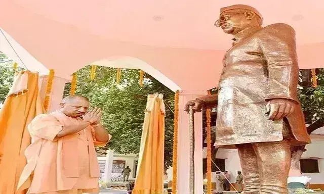 मुख्यमंत्री ने राजेश्वर सिंह की प्रतिमा का किया अनावरण, कहा- डबल इंजन की सरकार युवाओं के लिए समर्पित