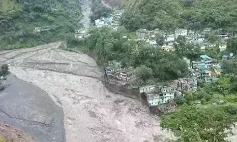 उत्तराखंड में फटा बादल, पिथौरागढ़ में भारी नुकसान, कई घर डूबे उत्तराखंड में फटा बादल, पिथौरागढ़ में भारी नुकसान, कई घर डूबे