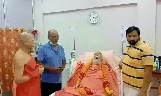 द्वारका पीठ के शंकराचार्य स्वामी स्वरूपानंद सरस्वती का निधन, 99 वर्ष की आयु में ली अंतिम सांस द्वारका पीठ के शंकराचार्य स्वामी स्वरूपानंद सरस्वती का निधन, 99 वर्ष की आयु में ली अंतिम सांस