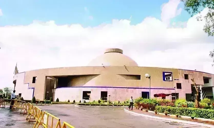 मप्र विधानसभा का मानसून सत्र 13 सितंबर से होगा शुरू, अध्यक्ष ने बुलाई सर्वदलीय बैठक मप्र विधानसभा का मानसून सत्र 13 सितंबर से होगा शुरू, अध्यक्ष ने बुलाई सर्वदलीय बैठक