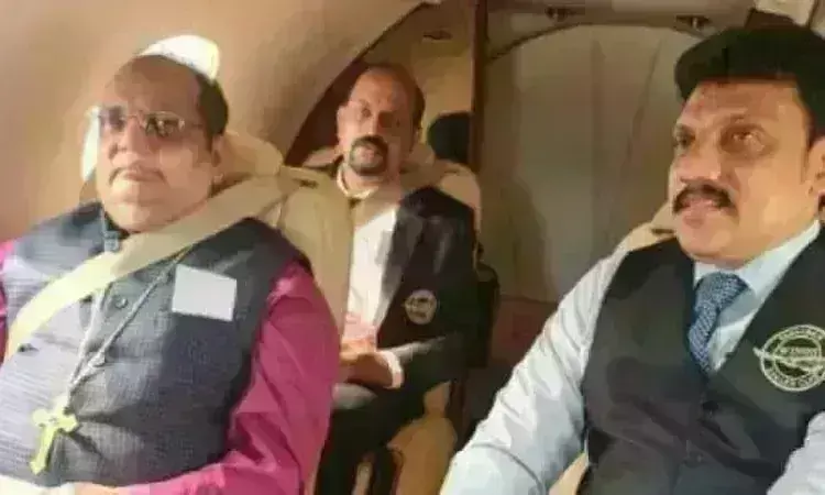 ईसाई धर्मगुरु पीसी सिंह एयरपोर्ट से गिरफ्तार, धर्मांतरण के लिए करोड़ो का गबन करने के आरोपी ईसाई धर्मगुरु पीसी सिंह एयरपोर्ट से गिरफ्तार, धर्मांतरण के लिए करोड़ो का गबन करने के आरोपी