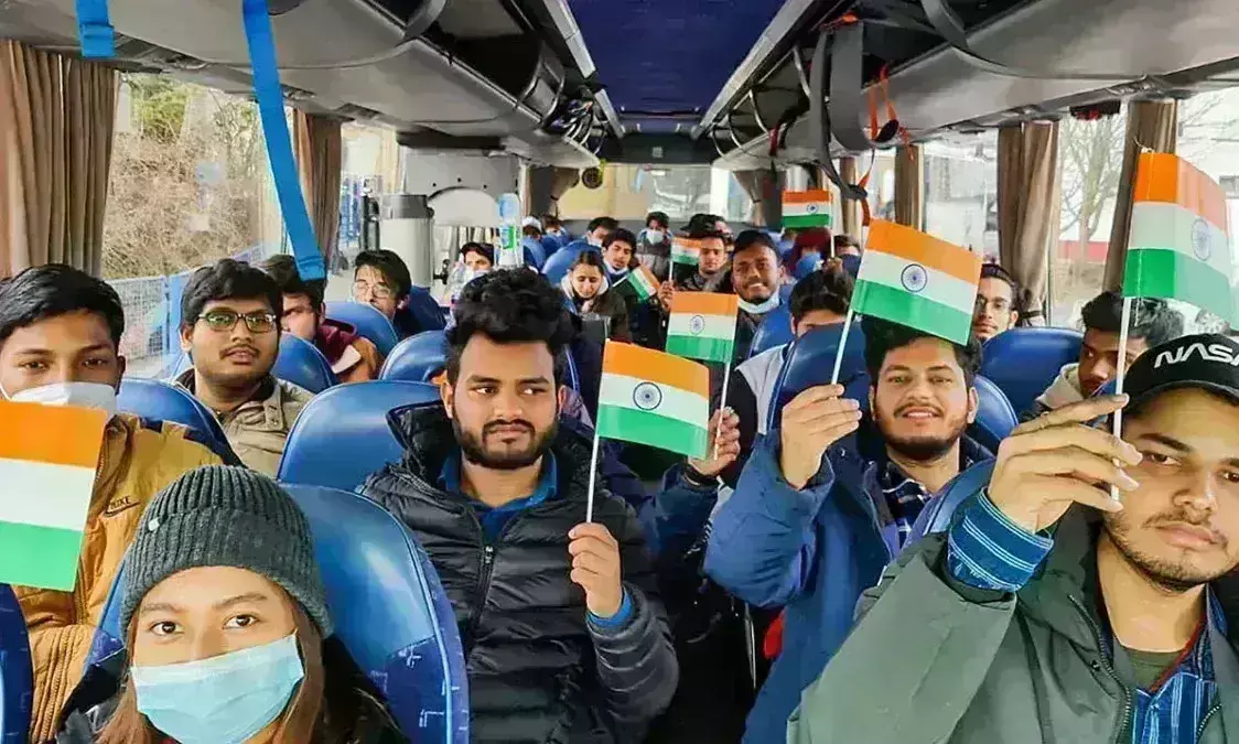 यूक्रेन से लौटे छात्रों के लिए भारत में एडमिशन के क्या विकल्प, केंद्र ने सुप्रीम कोर्ट को दी जानकारी