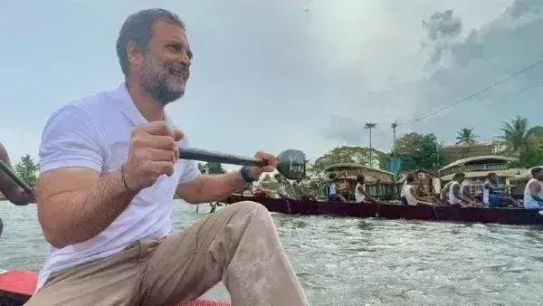 कांग्रेस अध्यक्ष पद चुनाव को लेकर गृह मंत्री का तंज, कहा- राहुल गांधी की नाव में छेद है कांग्रेस अध्यक्ष पद चुनाव को लेकर गृह मंत्री का तंज, कहा- राहुल गांधी की नाव में छेद है