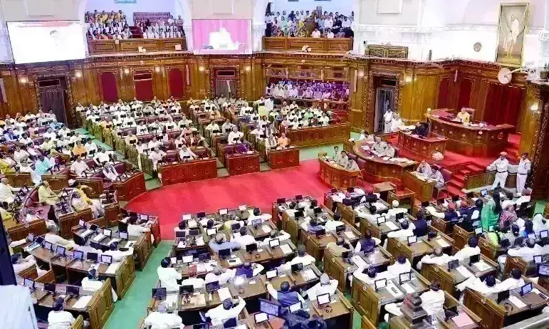 यूपी ने रचा इतिहास, महिलाओं को समर्पित रही विधानमंडल की कार्यवाही