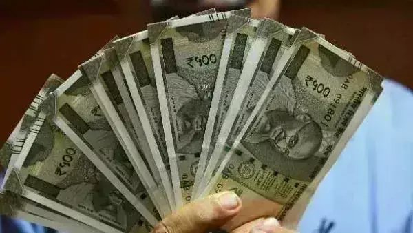 केंद्र सरकार का दीपावली से पहले बड़ा तोहफा, सरकारी कर्मचारियों का 4 फीसदी महंगाई भत्ता बढ़ाया