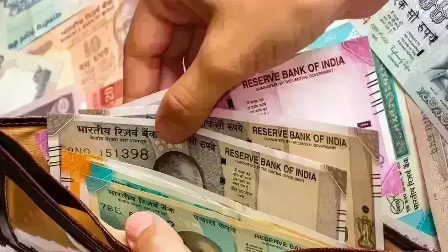 देश में आज से बदल गए 6 बड़े नियम, आपकी जेब पर पड़ेगा सीधा असर, जानिए सभी बदलाव