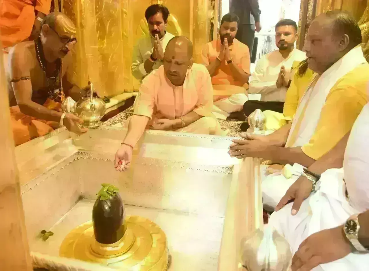 वाराणसी में मुख्यमंत्री ने 99वीं बार किया दौरा, साढ़े पांच माह के कार्यकाल में बनाया रिकार्ड