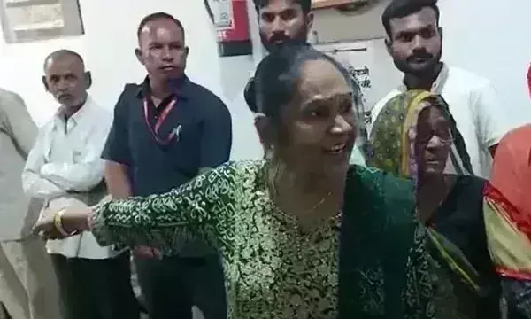 पथरिया विधायक रामबाई के खिलाफ FIR दर्ज, बोली- मुझे धाराओं से डर नहीं लगता पथरिया विधायक रामबाई के खिलाफ FIR दर्ज, बोली- मुझे धाराओं से डर नहीं लगता