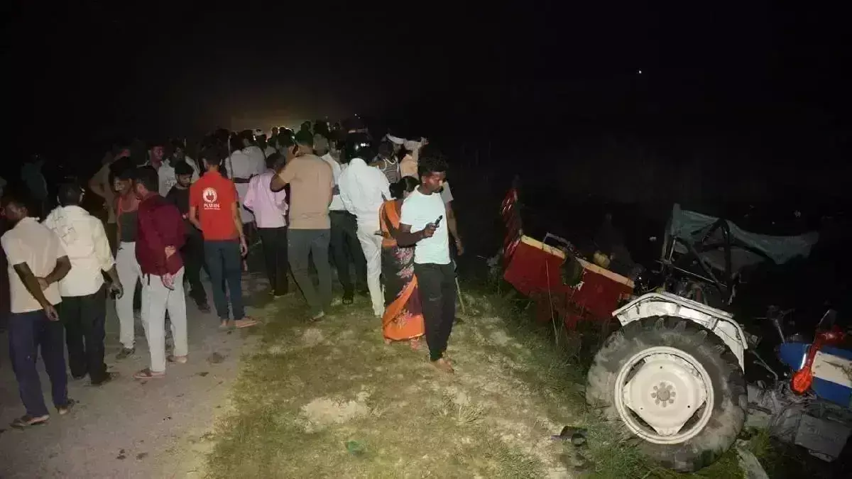 कानपुर में बड़ा सड़क हादसा, ट्रैक्टर ट्रॉली पलटी,  26 लोगों की मौत
