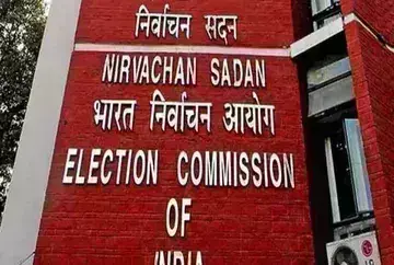 चुनाव आयोग रेवड़ी कल्चर पर हुआ सख्त, राजनीतिक दलों को लिखी चिट्ठी, कहा- जनता को देनी फंड जुटाने की जानकारी