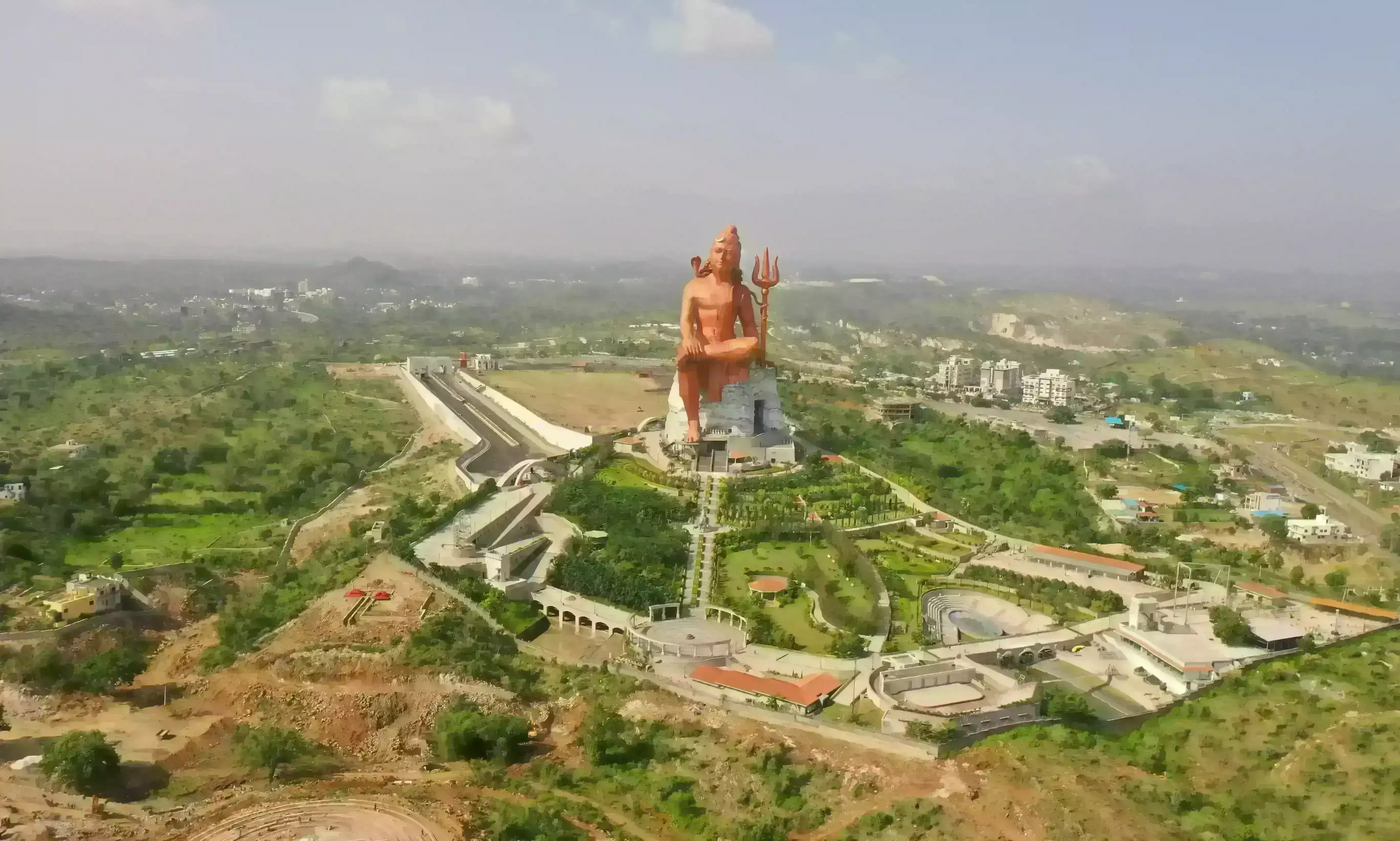 विश्व की सबसे ऊंची शिव प्रतिमा 20 किमी से आने लगती है नजर, निर्माण में लगे 10 साल, इस..दिन होगा लोकार्पण विश्व की सबसे ऊंची शिव प्रतिमा 20 किमी से आने लगती है नजर, निर्माण में लगे 10 साल, इस..दिन होगा लोकार्पण