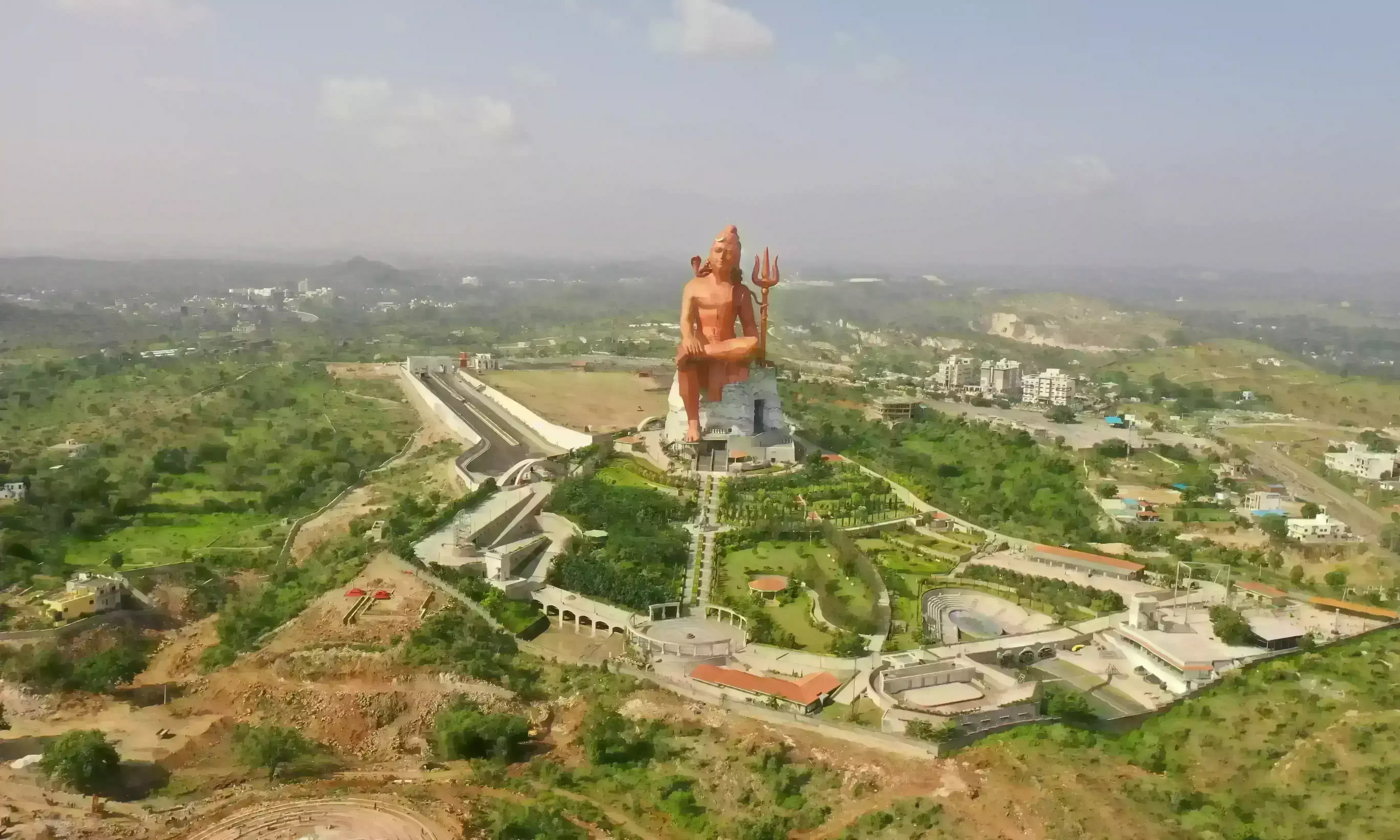 विश्व की सबसे ऊंची शिव प्रतिमा 20 किमी से आने लगती है नजर, निर्माण में लगे 10 साल, इस..दिन होगा लोकार्पण विश्व की सबसे ऊंची शिव प्रतिमा 20 किमी से आने लगती है नजर, निर्माण में लगे 10 साल, इस..दिन होगा लोकार्पण