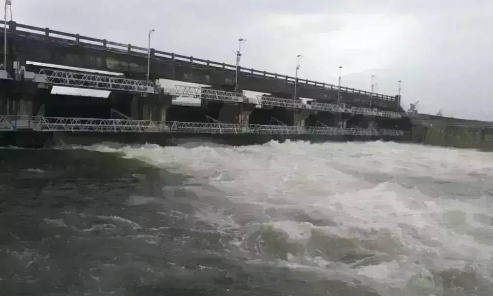 ग्वालियर में जमकर बरसे बादल, तिघरा हुआ फुल, अक्टूबर में बांध के पहली बार पांच गेट खुले