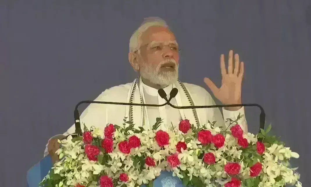 प्रधानमंत्री मोदी ने गुजरात को दी 1275 करोड़ की स्वास्थ्य सेवाओं की सौगात, कहा - 20 साल पहले भटकना पड़ता था