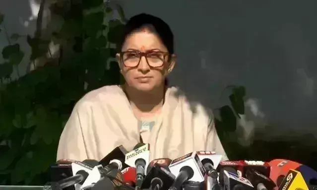 केजरीवाल के नेता ने किया प्रधानमंत्री की मां का अपमान, भड़की स्मृति ईरानी, कहा- तुम्हारी हार निश्चित