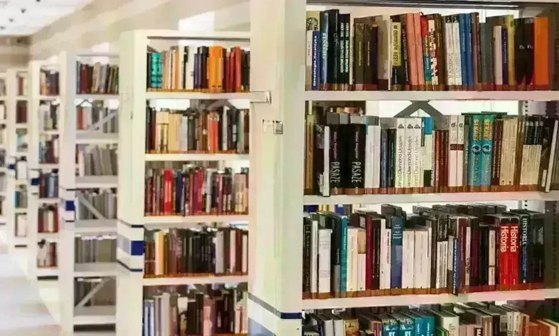 अब हर स्कूल में होगी लाइब्रेरी, स्कूलों में बच्चों के सर्वागीण विकास पर योगी सरकार का फोकस