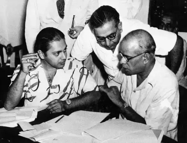 लौह पुरुष सरदार पटेल के साथ महाराजा सिंधिया लौह पुरुष सरदार पटेल के साथ महाराजा सिंधिया