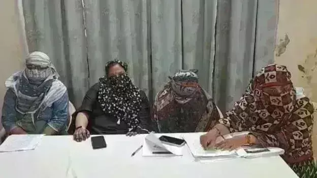 शादीशुदा महिलाओं से फेसबुक पर की दोस्ती, फिर बनाएं संबंध, ब्लैकमेल कर हड़पी ज्वेलरी और नकदी