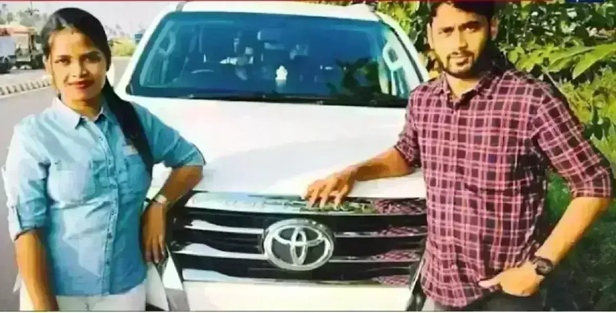 एक दंपत्ति ने हनीट्रैप में फंसाई इस... राज्य की सरकार, जानिए ब्लैकमेलिंग के जाल में कैसे फंसे मंत्री और रसूखदार ? एक दंपत्ति ने हनीट्रैप में फंसाई इस... राज्य की सरकार, जानिए ब्लैकमेलिंग के जाल में कैसे फंसे मंत्री और रसूखदार ?