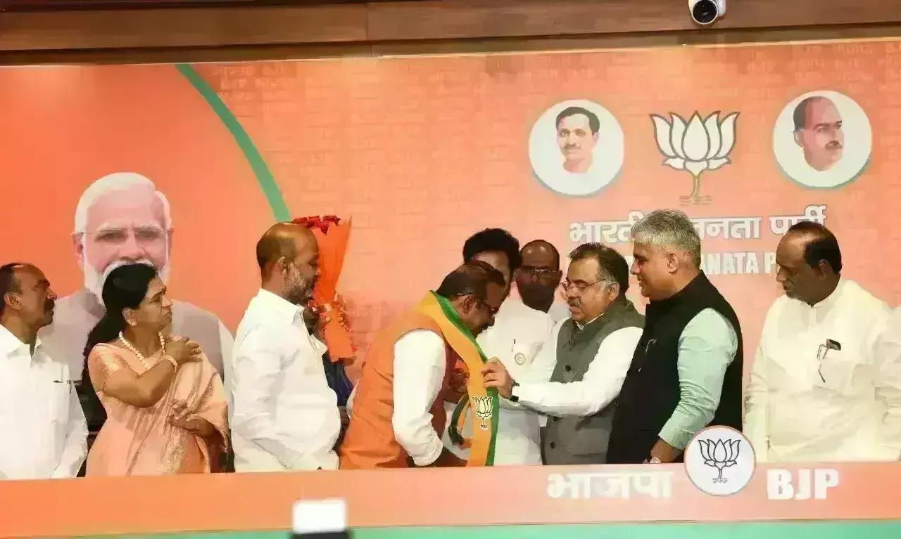 चुनाव से पहले केसीआर को बड़ा झटका, भाजपा में शामिल हुए टीआरएस के पूर्व सांसद, लगाए आरोप