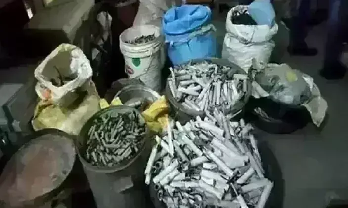 मुरैना में पटाखों की अवैध फैक्ट्री पर छापा, बड़ी मात्रा में विस्फोट सामग्री जब्त