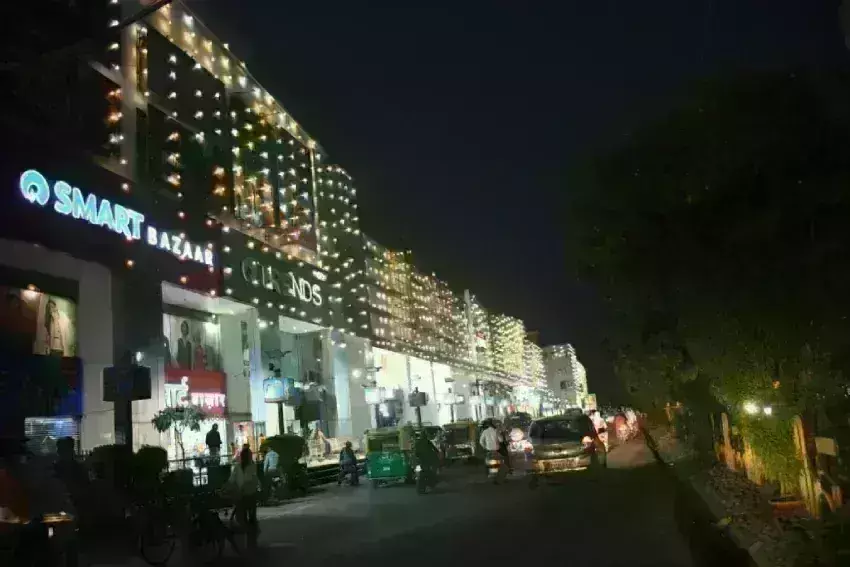 धन्वंतरि जी छूटे, रह गई धन-तेरस बाजारवाद के शिकार भारतीय त्यौहार