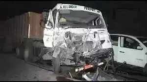 रीवा में बस-ट्रक में टक्कर, 14 लोगों की मौत, 40 से अधिक घायल