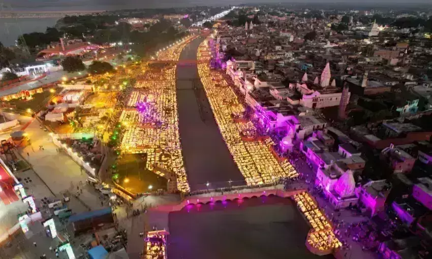सरयू के 37 घाटों पर 15.76 लाख दीपों से जगमग हुई अयोध्या, दिखी एक भारत, श्रेष्ठ भारत की झलक, देखें फोटो