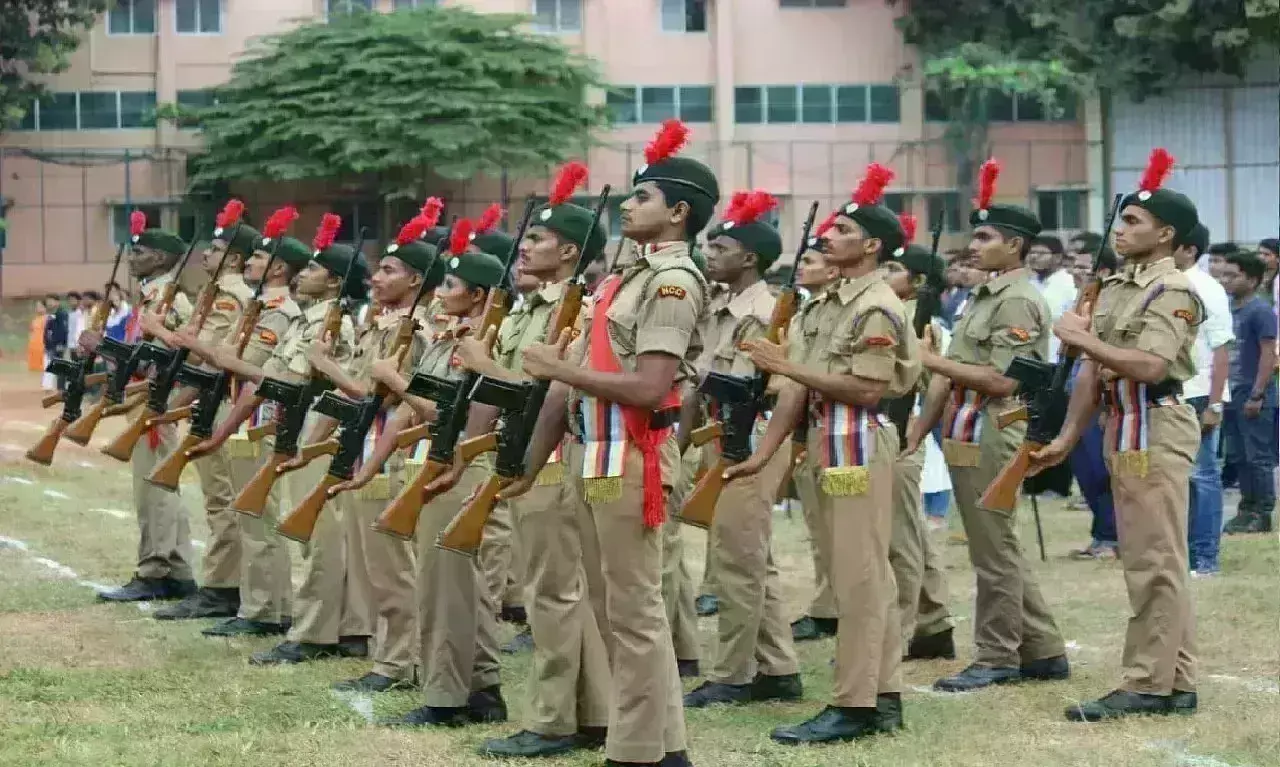 बंगाल में ममता सरकार ने रोकी NCC की फंडिंग, भाजपा ने उठाएं सवाल
