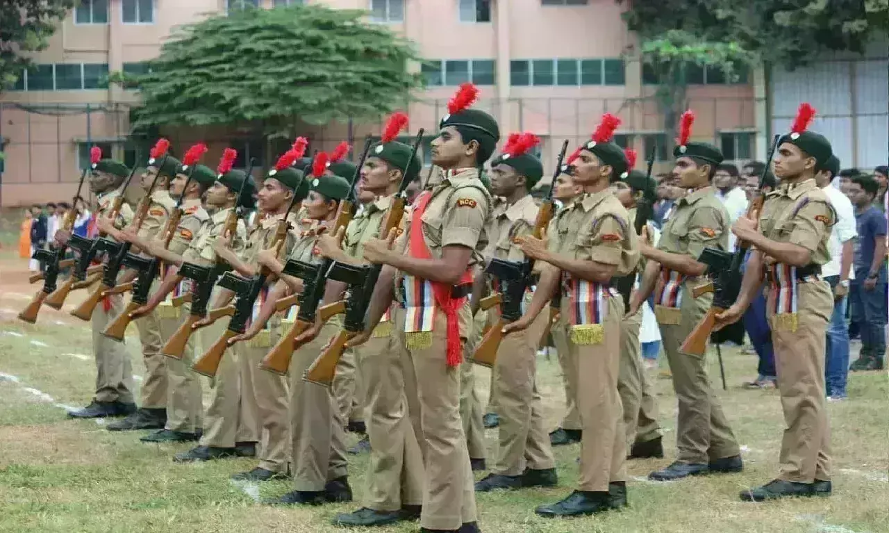 बंगाल में ममता सरकार ने रोकी NCC की फंडिंग, भाजपा ने उठाएं सवाल