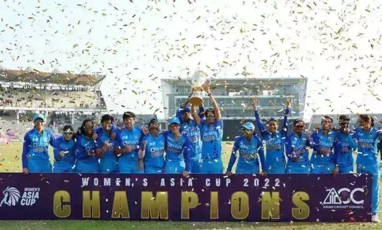 BCCI ने लिया बड़ा निर्णय, पुरुष खिलाड़ियों के बराबर की महिला क्रिकेटरों की मैच फीस