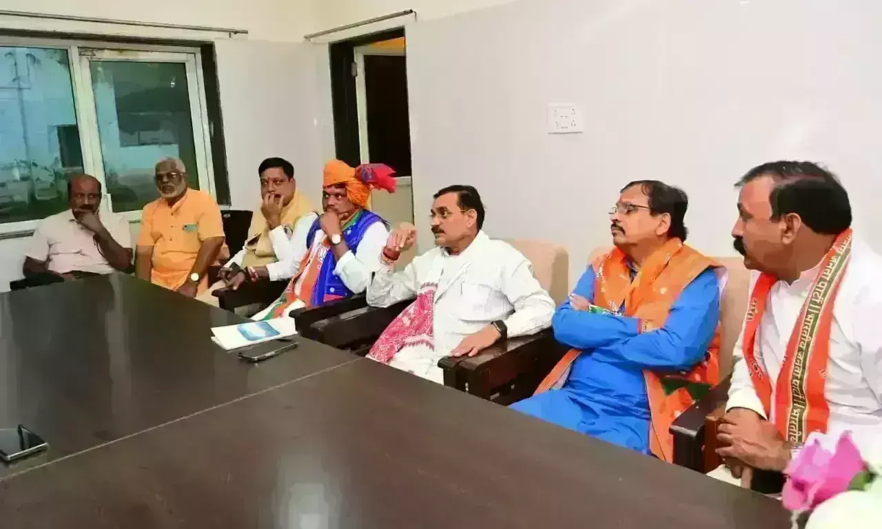 भाजपा अजजा प्रदेश कार्यसमिति की बैठक संपन्न, वीडी शर्मा ने कार्यकर्ताओं को दिया नया कार्य भाजपा अजजा प्रदेश कार्यसमिति की बैठक संपन्न, वीडी शर्मा ने कार्यकर्ताओं को दिया नया कार्य