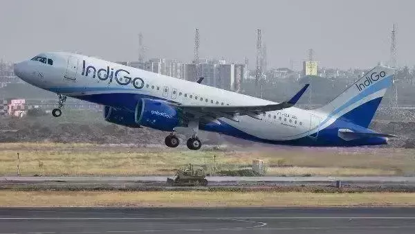 इंडिगो की फ्लाइट में उठी चिंगारी, आग लगते-लगते बची, दिल्ली में हुई इमरजेंसी लैंडिंग