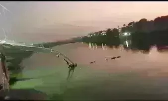 गुजरात के मोरबी में पुल टूटा, मच्छू नदी में गिरे 400 से अधिक लोग, 141 की मौत, कई लापता