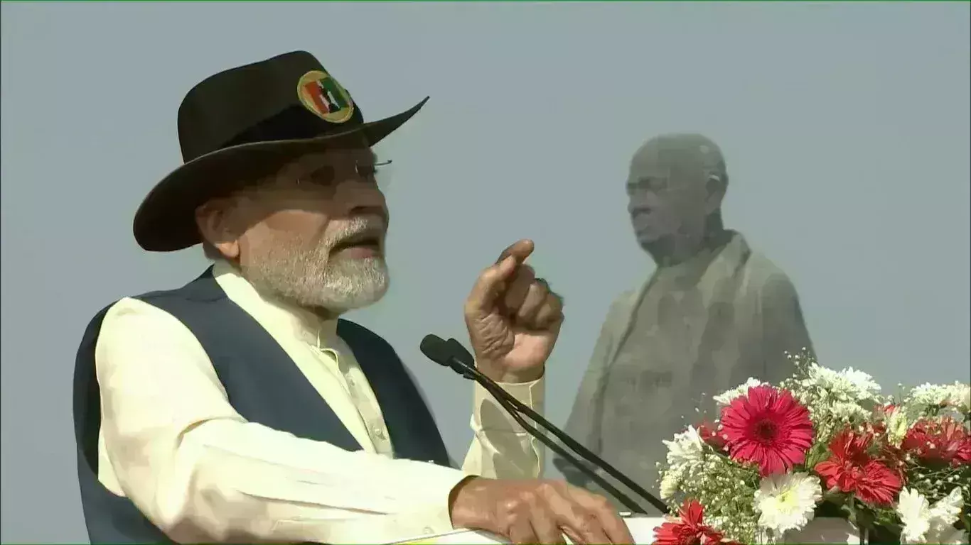 राष्ट्रीय एकता दिवस समारोह में बोले प्रधानमंत्री- हूं मैं यहां पर मन मोरबी के पीड़ितों से जुड़ा