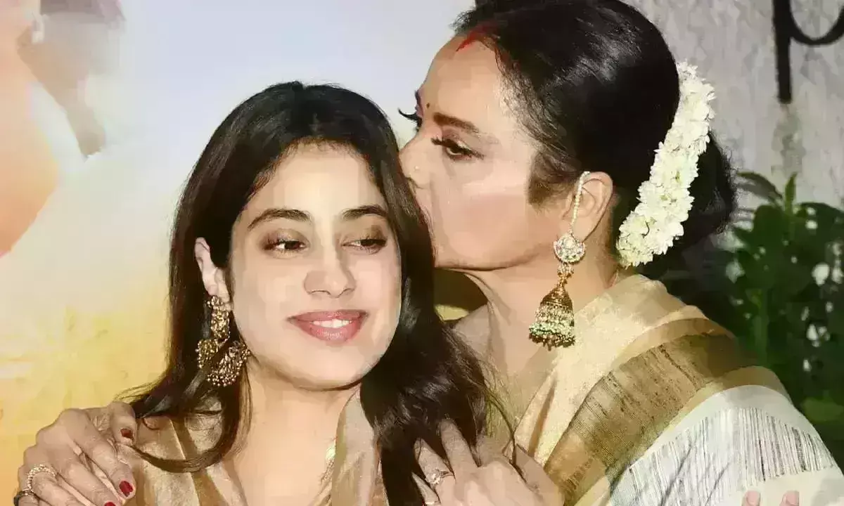 मिली की स्पेशल स्क्रीनिंग में पहुंची रेखा, जाह्नवी कपूर पर लुटाया प्यार, दिखी जबरदस्त बॉन्डिंग