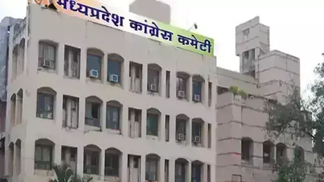 कांग्रेस के कार्यालय में नहीं मिल रही खड़गे को जगह, भाजपा ने कहा- मल्लिकार्जुन की हालत सीताराम जैसी