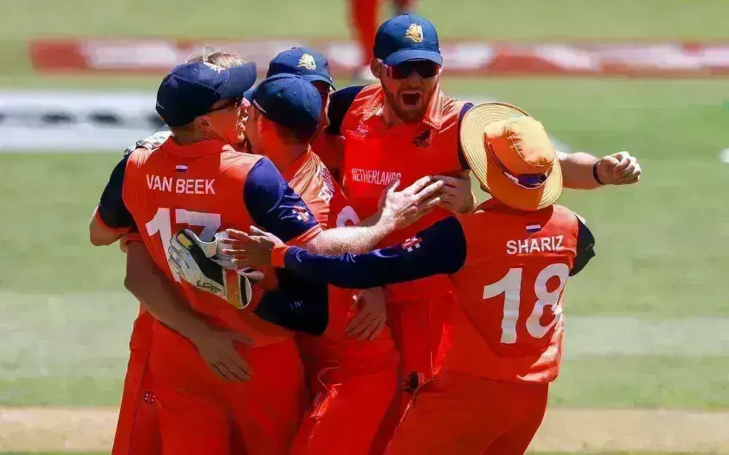टी-20 वर्ल्ड कप : नीदरलैंड ने किया बड़ा उपलटफेर, दक्षिण अफ्रीका को हराकर किया बाहर टी-20 वर्ल्ड कप : नीदरलैंड ने किया बड़ा उपलटफेर, दक्षिण अफ्रीका को हराकर किया बाहर