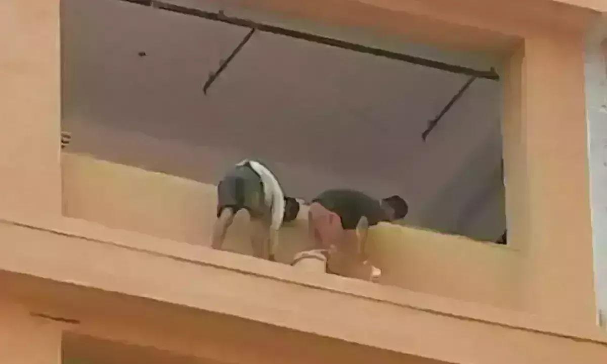 1000 बिस्तर अस्पताल की बिल्डिंग पर बिना सेफ्टी के लिया जा रहा मजदूरों से काम, ऊंचाई से गिरकर हो चुकी है मौत