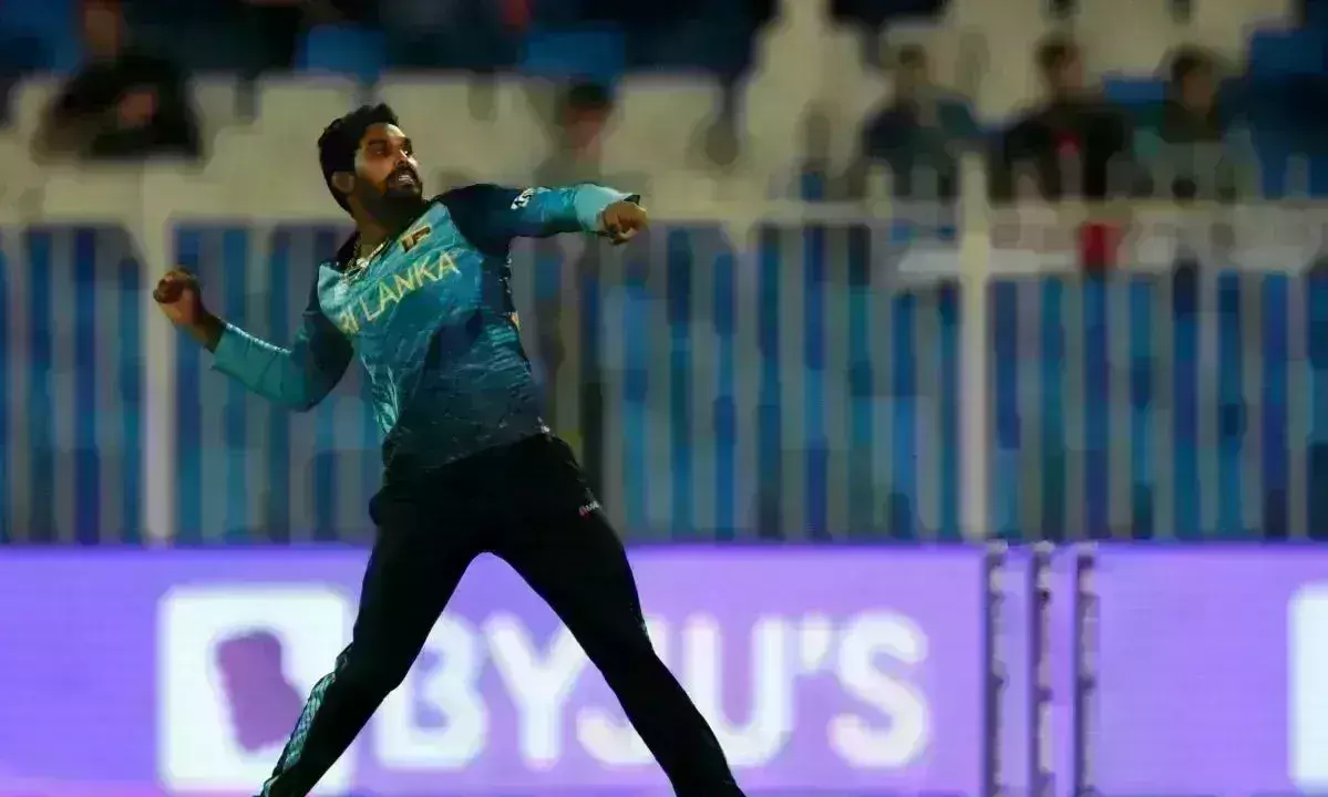 श्रीलंकाई स्पिनर हसरंगा ने रशीद को पछाड़ा, ICC टी-20 रैंकिंग में बने नंबर 1 गेंदबाज,